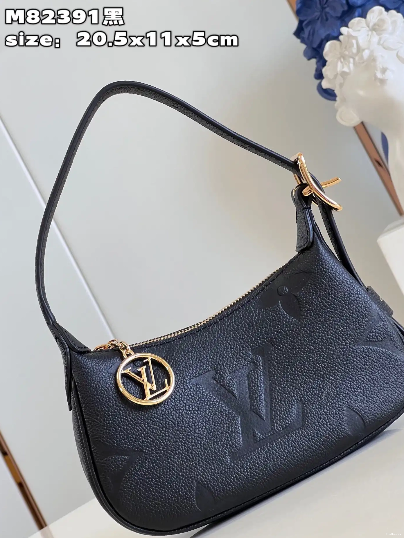 LOUIS VUITTON Moon Mini 0511